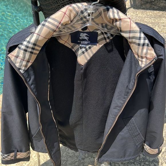 Burberry London Black 150A Jacket with Khaki Plaid Accents and Zipper Hood - Picture 9 of 16